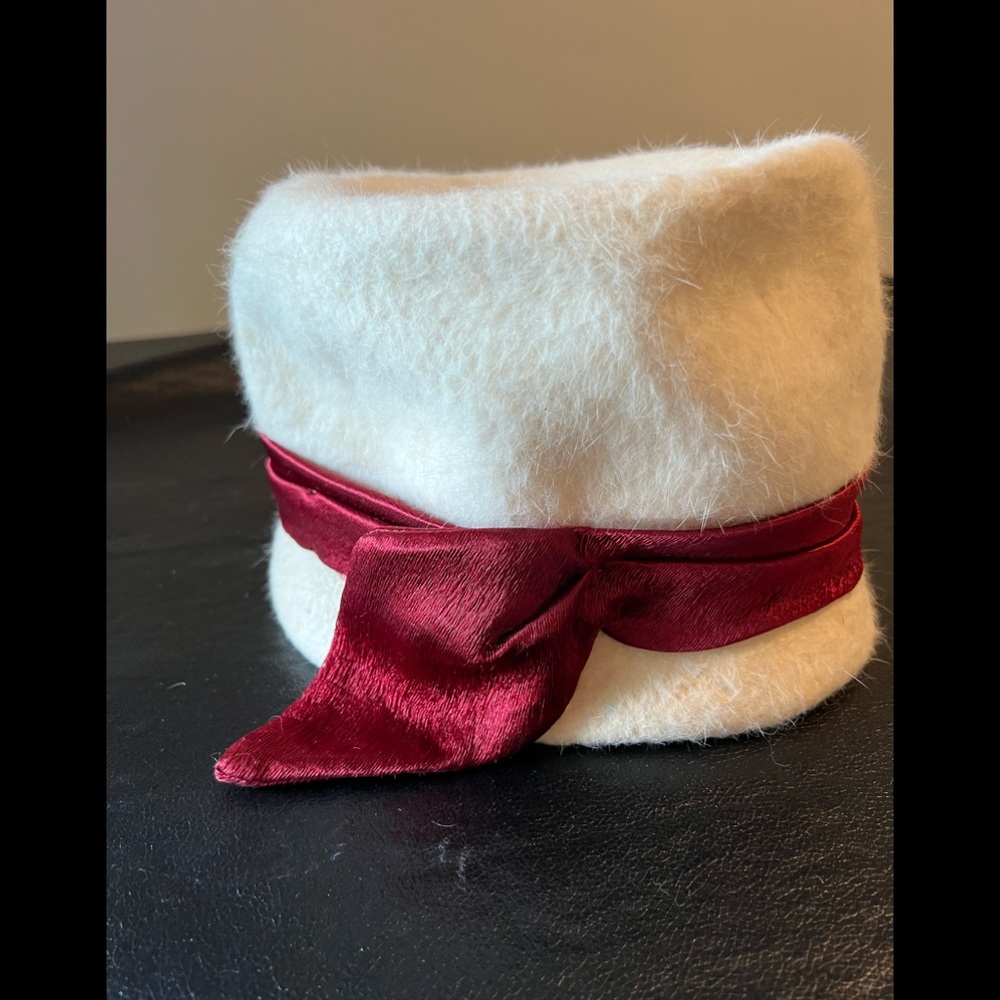Vintage Chapeaux DuMonde Cream hat with festive burgundy bow
